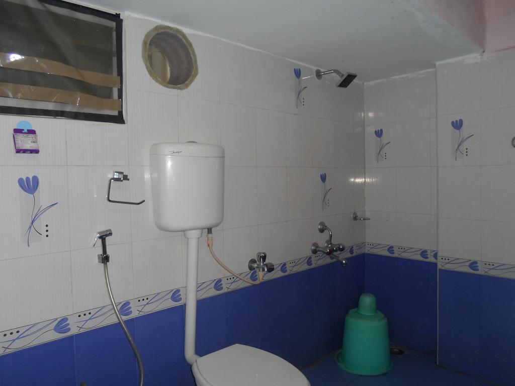 Hotel Pasuparthy Residency Tirupati Phòng bức ảnh