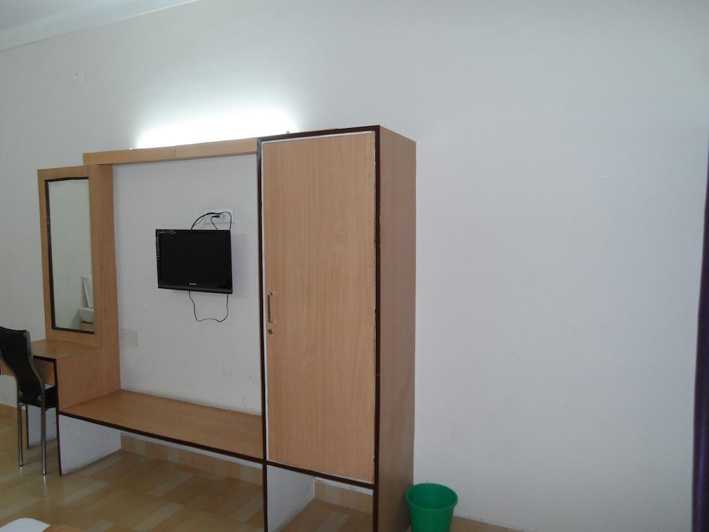 Hotel Pasuparthy Residency Tirupati Ngoại thất bức ảnh